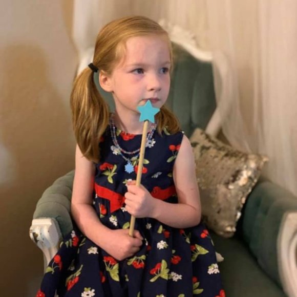 Meet your Posher, Jennifer - Picture 3 of 5